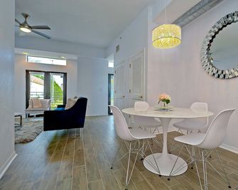 Affordable modern luxury in YBOR City -Downtown Tampa - 10% Weekly Discount - Tampa - Ruang makan