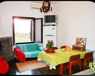 Elicriso holiday home - Stintino - Essbereich