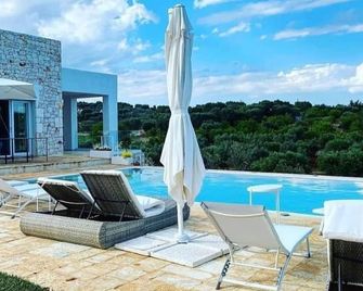 Feudi Mandolivo - Ostuni - Piscina