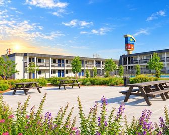 Motel 6 Claremont Ca - Claremont - Edificio