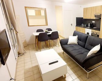 Calme & Chaleureux - Bourges - Living room