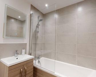 K Suites - Bridge Apartments - Lowestoft - Baño