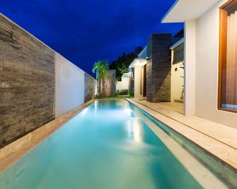 Odika Lovina Villas - Buleleng - Pileta
