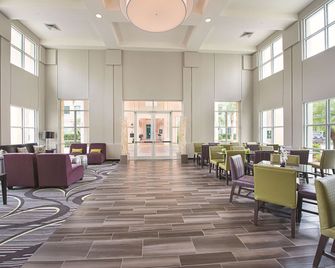 La Quinta Inn & Suites by Wyndham Plantation at SW 6th St - Plantation - Σαλόνι ξενοδοχείου