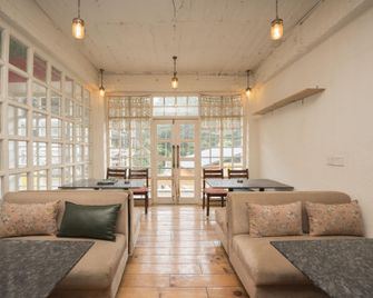 The Village Manali-Tvm - Manali - Living room