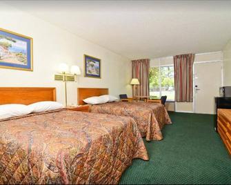 Americas Best Value Inn Wilson - Unit 22 2 Bed First Floor - Wilson - Bedroom