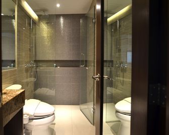 Pearl Garden Hotel - מנילה - חדר רחצה