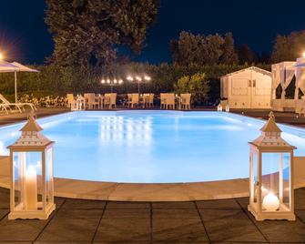 Alla Corte Delle Terme Resort - Viterbo - Bể bơi
