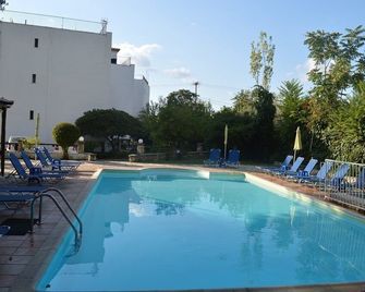Lalaria - Skiathos - Pool