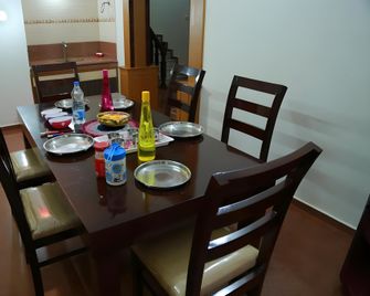 Coimbatore Home Stay & Serviced Apartment - Coimbatore - Dining room