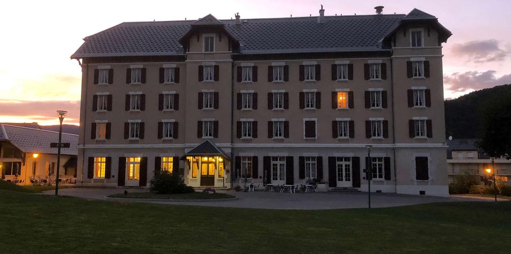 ベストウェスタン グランド ホテル ドゥ パリの最安値 16 681 ヴィラール ド ランの人気ホテルの料金比較 格安予約 Kayak カヤック ベストウェスタン グランド ホテル ドゥ パリの最安値 16 681 ヴィラール ド ランの人気ホテルの料金比較 格安予約 Kayak カヤック