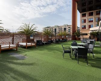 Hotel Las Artes - Pinto - Terasa