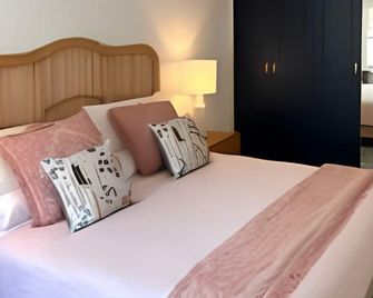 Between the City and the Sea w/ King Size Bed - Perth - Kamar Tidur