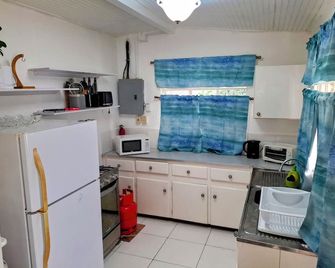 Lorna's Cottage - קראון פוינט - מטבח