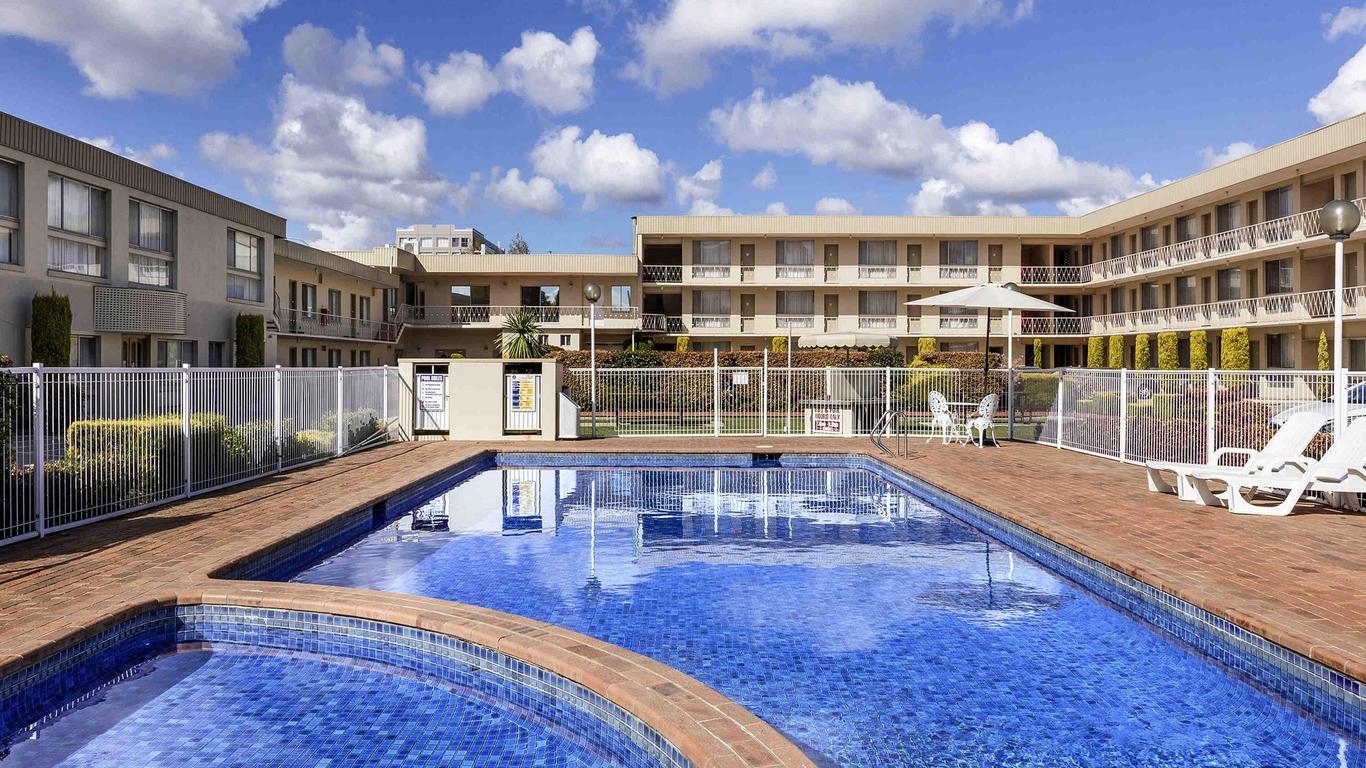 Breakfree Queanbeyan