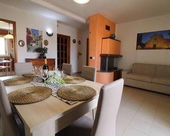 Calipso's home in Otranto - Otranto - Dining room