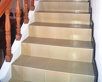 Mayon Backpackers Hostel - Legazpi City - Stairs