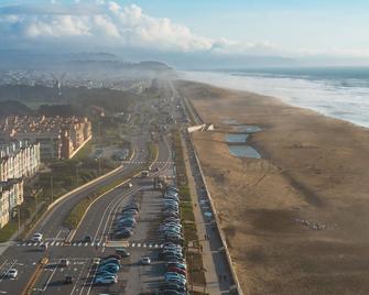 Contemporary 3bedrooms 2bathrooms in private top floor locates@safe neighborhood - Sausalito - Beach