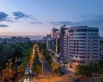 Bucharest Unirii Square - Handwritten Collection - Bukarest - Utomhus