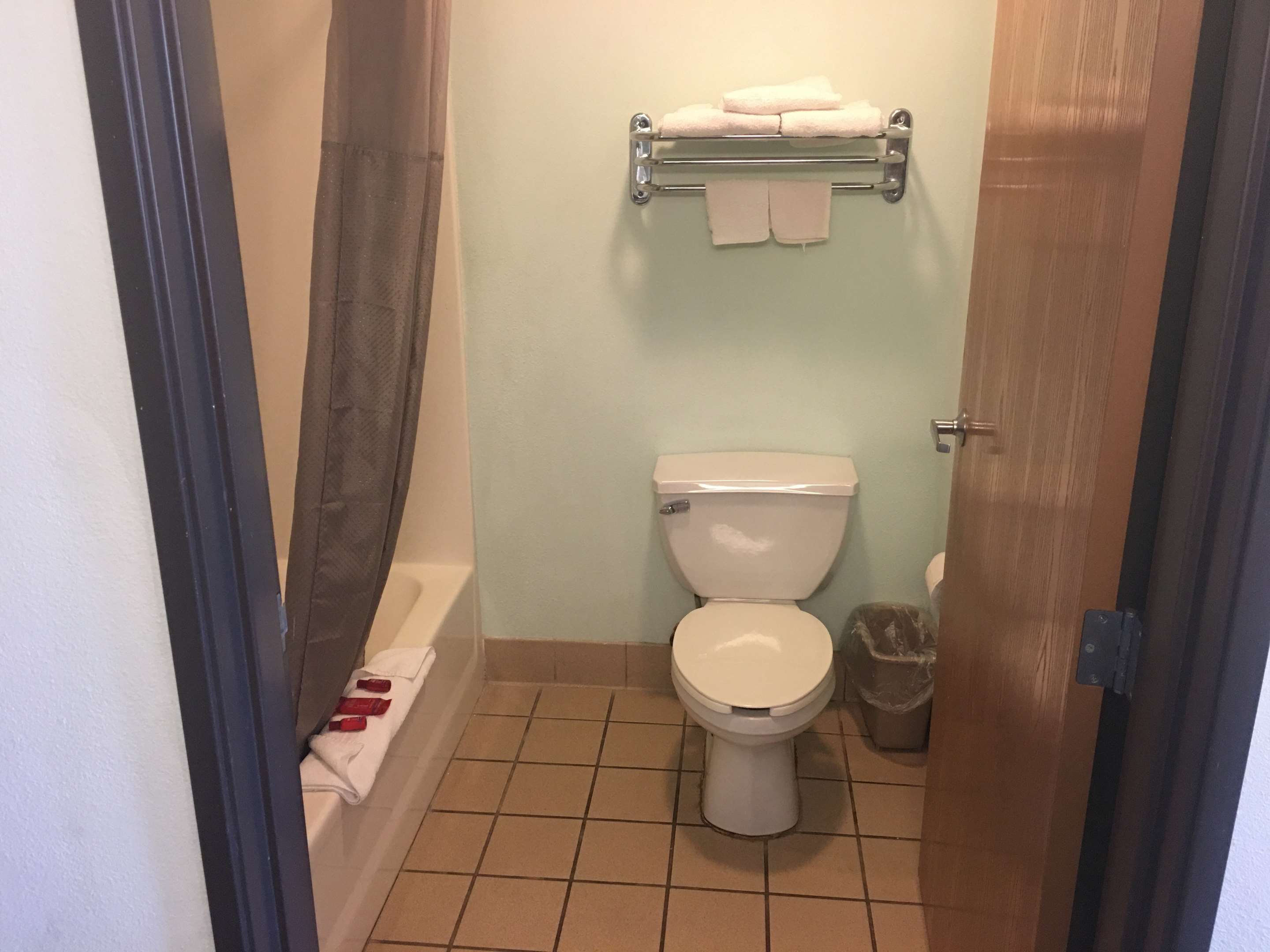 Bathroom view of SureStay Hotel by Best Western Weimar