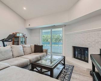Beautiful remodeled Condo in Aurora Colorado - Single Room\n - Aurora - Sala de estar