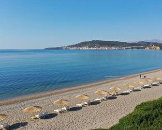 Niriides Resort - Selinitsa - Пляж