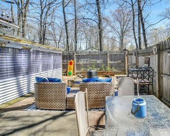 Family-Friendly Cabin: Walk to Lake Access! - Prudenville - Patio