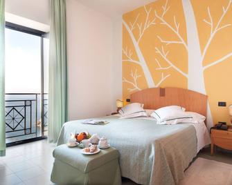 Grand Hotel Mediterraneo - Santa Cesarea Terme - Camera da letto