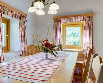 Chalet in Eberstein near Saualpe Ski - Eberstein - Eetruimte