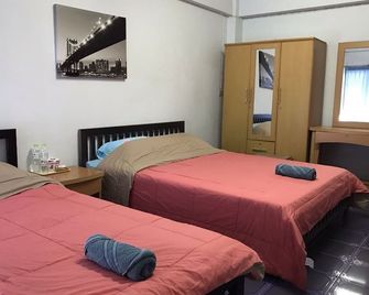 Earth Mansion - Sam Phran - Bedroom