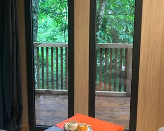 Adorable Cabane dans un espace boisé - Saint-Junien - Balcon
