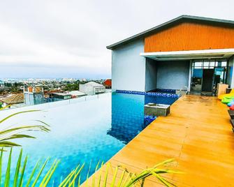 Kytos Hotel - Bandung - Piscina