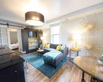 Quaint Space - Near Downtown & Broncos Stadium - Denver - Sala de estar