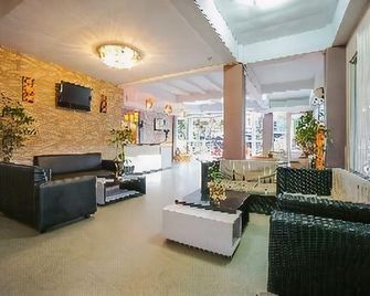 Boulevard Hotel - Manado - Lobby