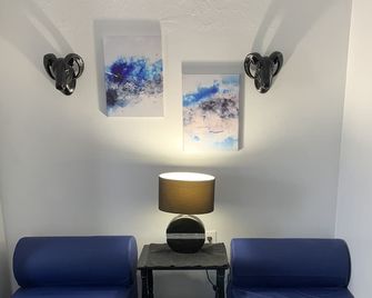 Beautiful 2nd story apartment 10 minutes from 2 state parks. - Newfield - Sala de estar