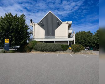 Premiere Classe Compiègne - Jaux - Jaux - Building