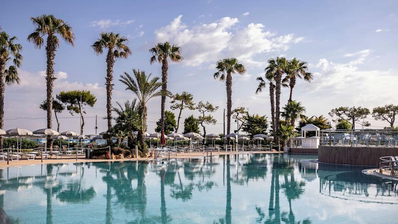 بلو سالينتو فيليدج