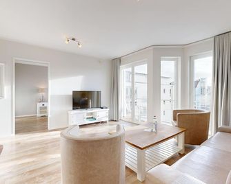 strandnahe FeWo mit Balkon, Residenz Bel Vital 34, Binz - Binz - Living room