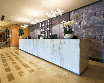 Crowne Plaza Padova By IHG - Padua - Front desk