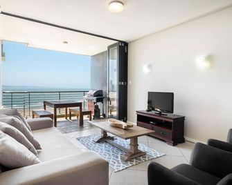 Point Waterfront Apartments - Durban - Living room
