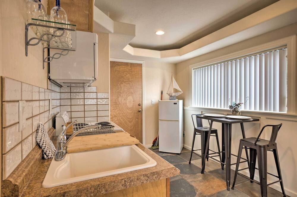 Brookings Vacation Rental Studio - Walk to Town! - Brookings - Kuchyň