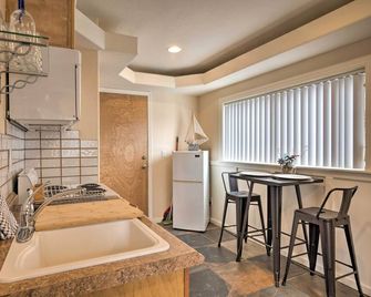 Brookings Vacation Rental Studio - Walk to Town! - Brookings - Kuchyň