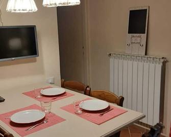 3\/4 bed apartment with kitchen-living room, bedroom and bathroom - San Giuliano Terme - Sala pranzo