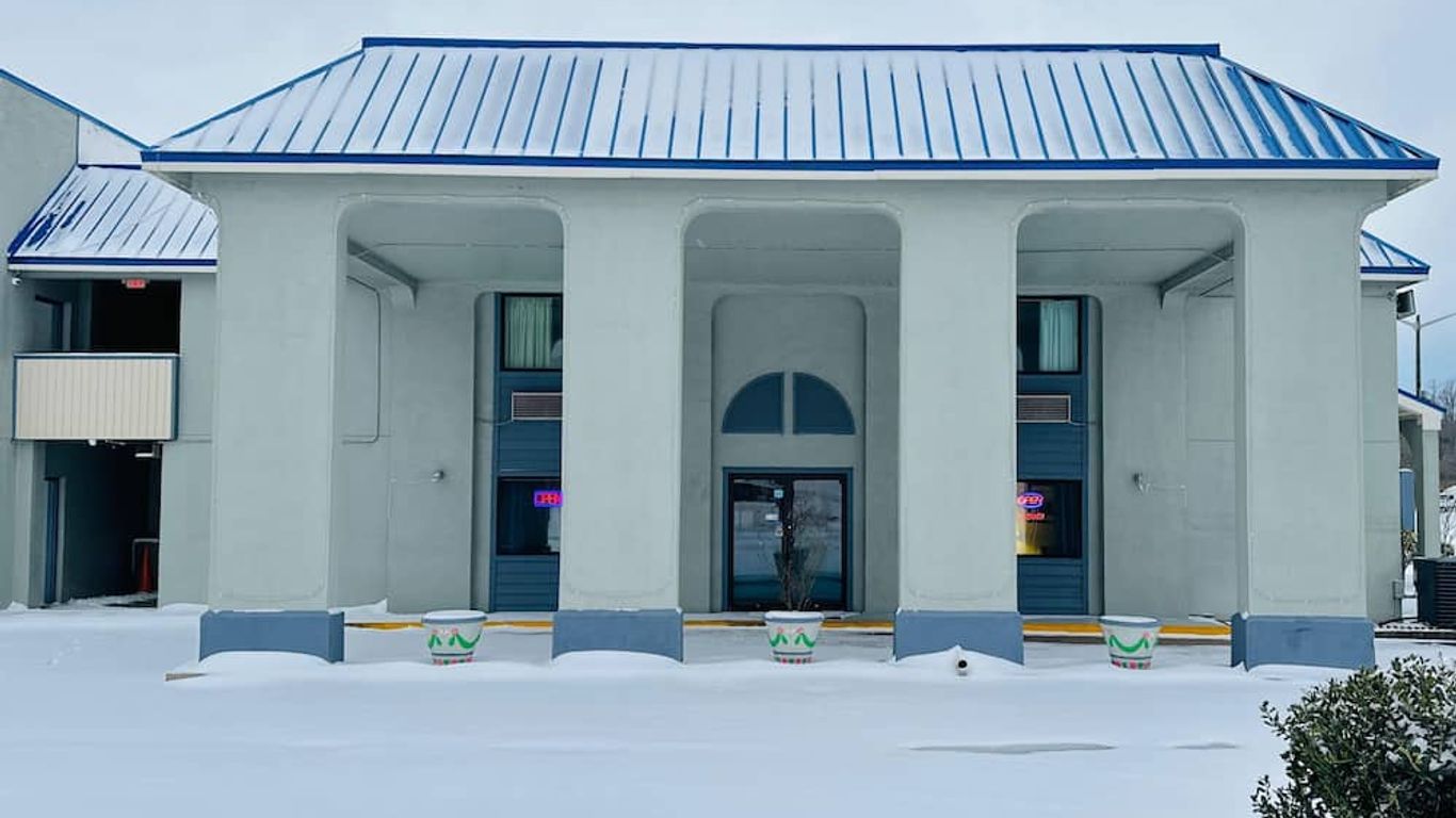 Rodeway Inn and Suites Plymouth Hwy 64