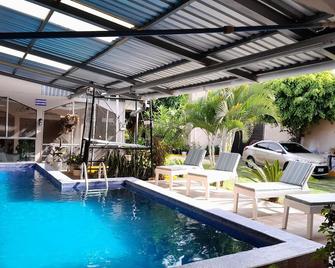 Hotel Dalinky - San Jorge - Piscina