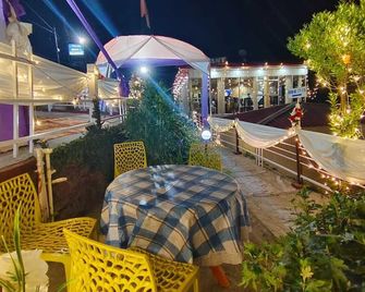 The Pines Mountain View - Rudraprayāg - Patio