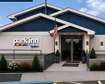 Park Inn by Radisson - Coraopolis - Budova