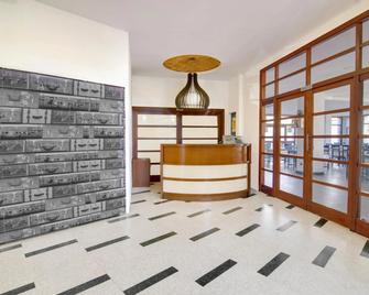 Hotel San Blas - Abadiño - Recepción