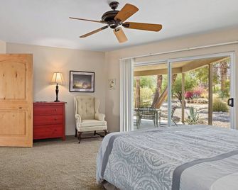De Anza Country Club, Mid Century Home with Pool! - Borrego Springs - Bedroom