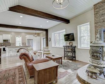 James Mulvey Carriage House Inn - Stillwater - Huiskamer
